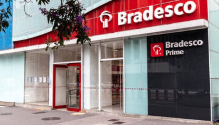 Agência do BRADESCO fechada pega TODOS de surpresa
