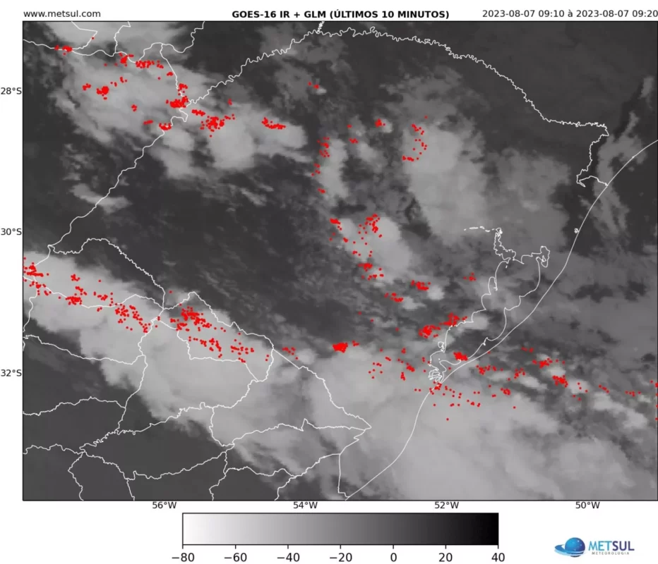 ALERTA GERAL de frente fria com temporais e diminuição de temperatura deixa brasileiros assustados