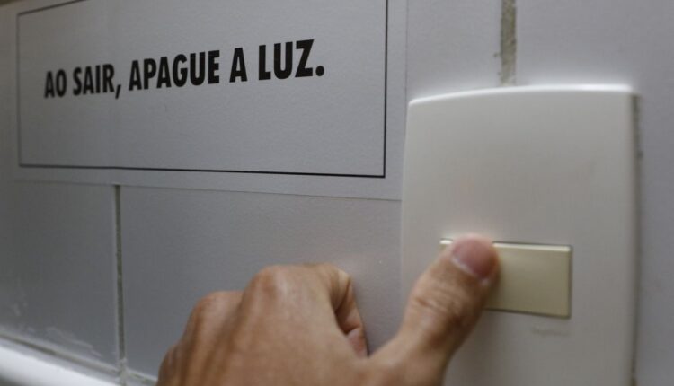 Apagão no Brasil: Ministério diz que energia foi completamente restabelecida