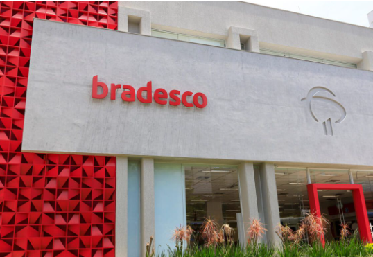 Bradesco faz COMUNICADO OFICIAL para todos seus clientes HOJE e confirma uso de Inteligência Artificial para gerenciar PIX