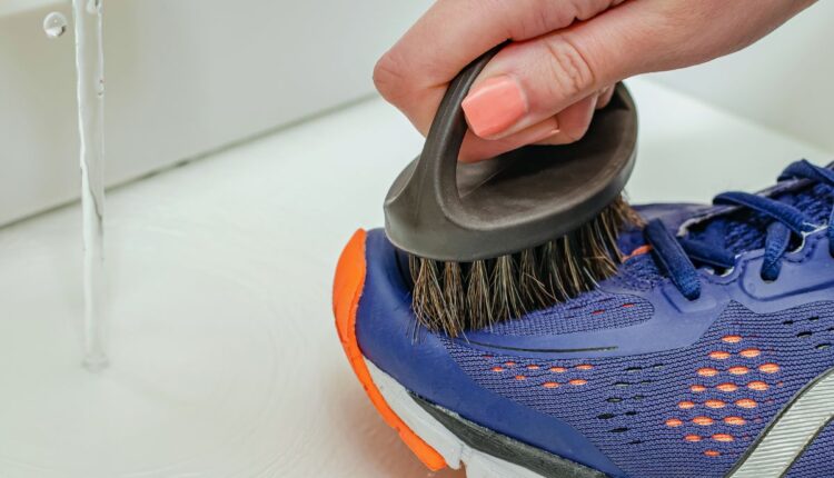 Como limpar o seu tênis e mantê-lo sempre novo