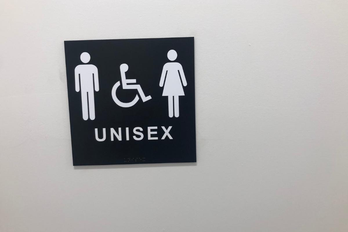 EDUCAÇÃO BÁSICA: Projeto quer proibir banheiros para ambos os sexos em escolas