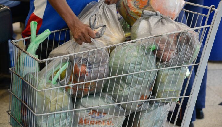 GRANDE VITÓRIA para os brasileiros que compram cesta básica