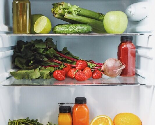 Confira nosso guia prático da geladeira - Reprodução: Pexels