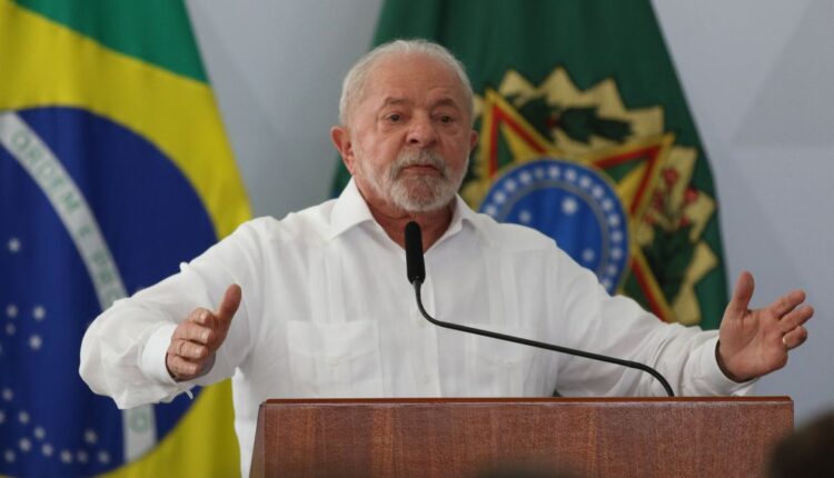 Lula deve sancionar MP do salário mínimo nesta segunda, 28