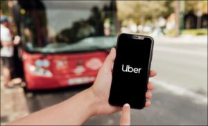 Parceria inovadora entre Uber e Nubank oferecerá corridas gratuitas para clientes