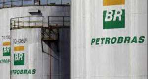 Petrobras anuncia aumento do preço da gasolina