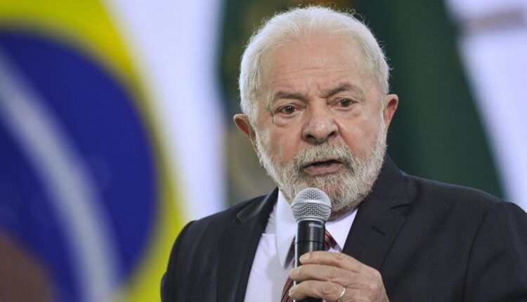Lula bate o martelo e diz que ideia do PAC é baixar 'custo Brasil'