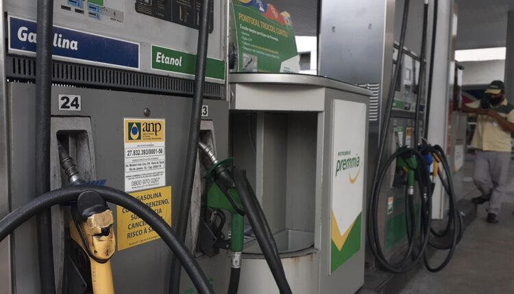 Preço da Gasolina SOBE nos postos após reajuste da Petrobras
