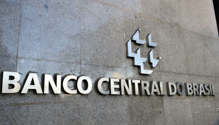 Banco Central comunica VAZAMENTO de dados do PIX de centenas de pessoas