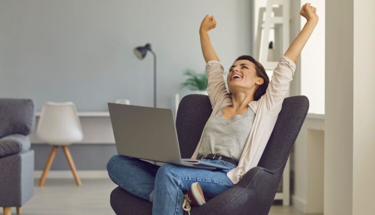 Renda extra em casa: 6 ideias incríveis para ganhar dinheiro no estilo home office