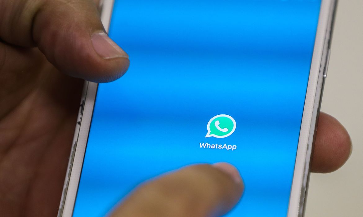 Senado Verifica Fato ou Fake está agora no WhatsApp e surpreende brasileiros