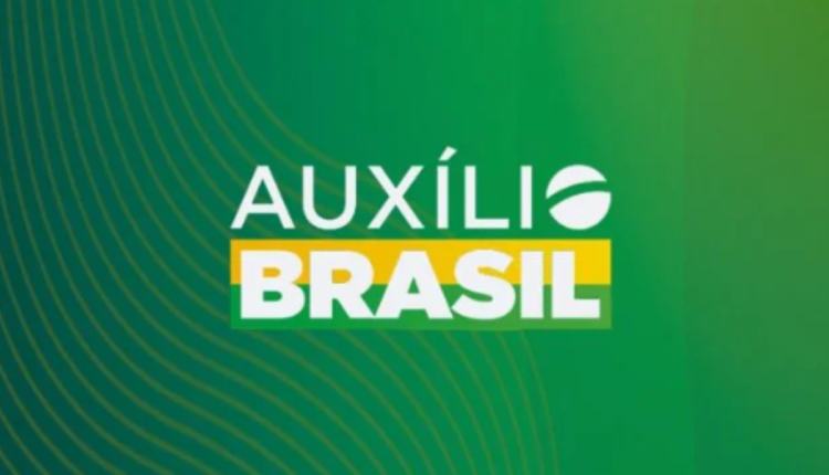 AUXÍLIO BRASIL: Brasileiros terão que DEVOLVER pagamento indevido? Quase R$ 2 bilhões envolvidos
