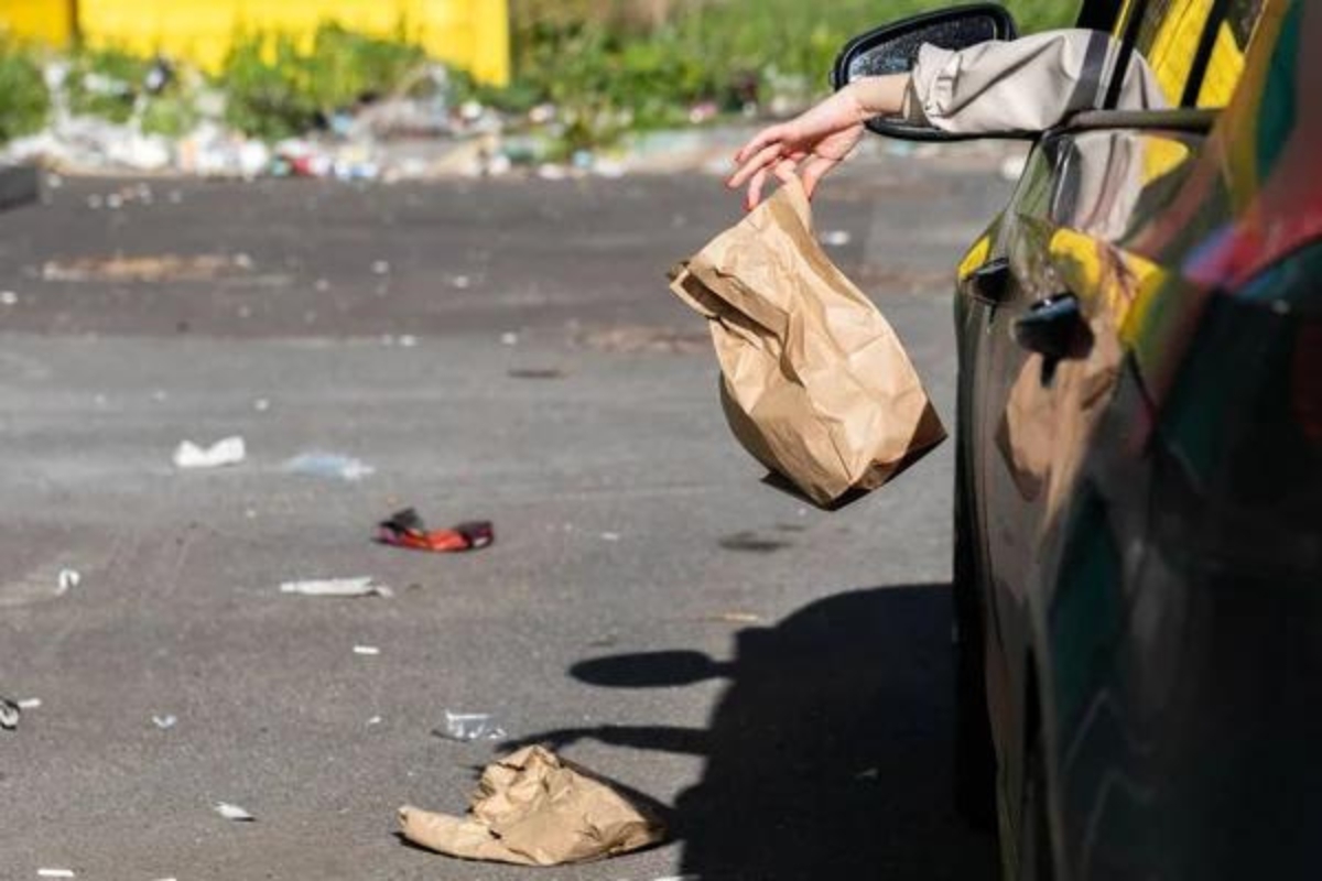 CUIDADO! Multa GRAVÍSSIMA é aplicada para motoristas por causa do LIXO