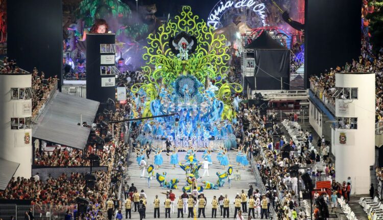 Ingressos para desfiles de Escolas de Samba começam a ser vendidos; confira valores