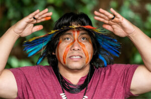 Foto do escritor indígena Daniel Munduruku. Imagem: Luciano Avanço