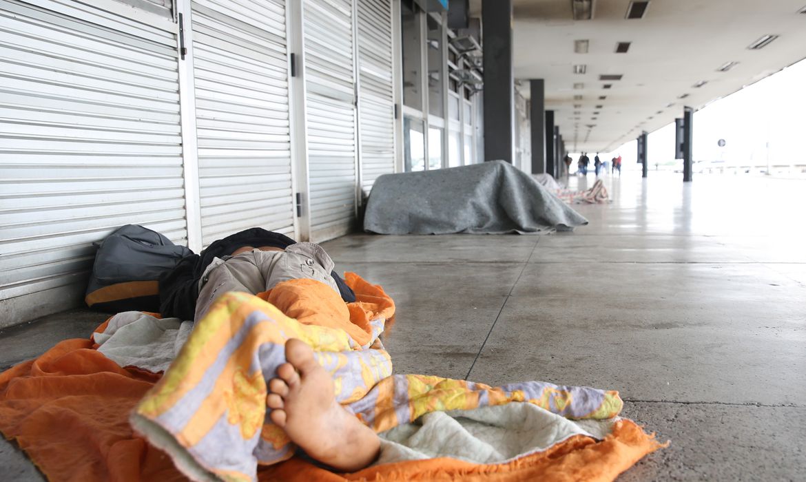 Pessoas em Situação de Rua: estudo mostra quantidade de brasileiros que não têm moradia