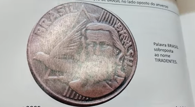 moeda de 5 centavos com a palavra Brasil deslocado