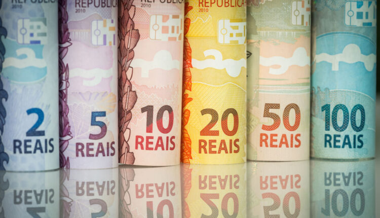 Características podem fazer moedas valerem dezenas ou centenas de reais no Brasil