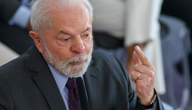 Presidente Lula demite Rita Serrano da presidência da Caixa Econômica