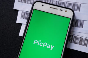 PicPay oferece iPhones com até 60% de desconto; Veja como participar