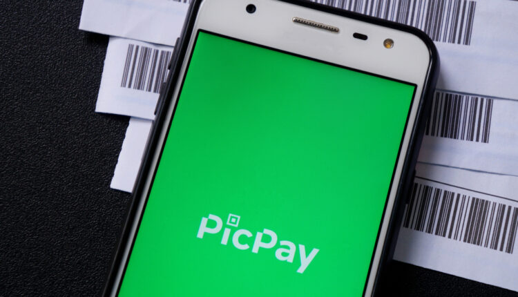 PicPay oferece iPhones com até 60% de desconto; Veja como participar