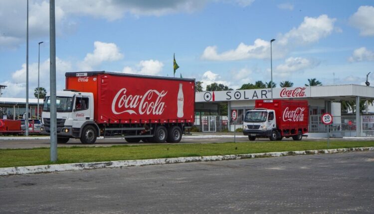 Plano Verão 2023: Coca-Cola abre mais de 700 vagas para vários cargos