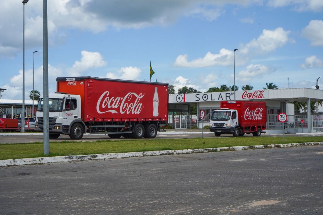 Plano Verão 2023: Coca-Cola abre mais de 700 vagas para vários cargos