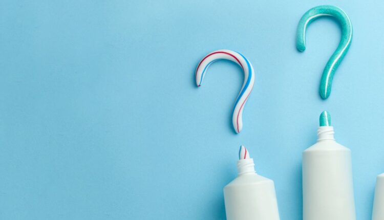 Usar pasta de dente para limpar a casa é um truque infalível - Reprodução Canva