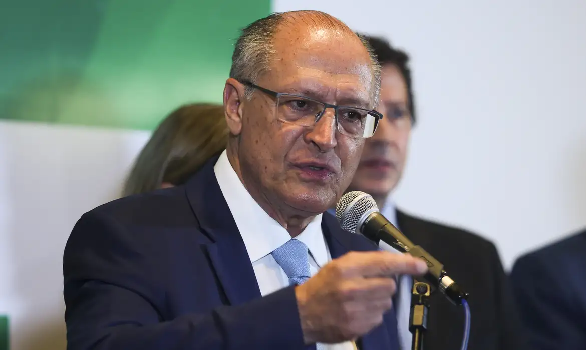 Alckmin anuncia PÉSSIMA NOTÍCIA para consumidores da SHEIN