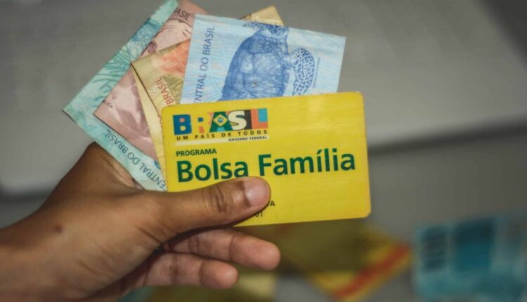 Bolsa Família: Caixa faz ÚLTIMO pagamento de novembro; confira