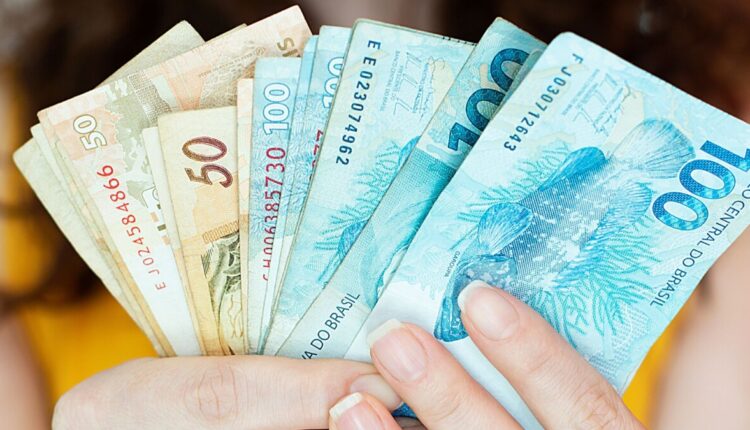 Governo vai liberar PIX de R$ 600 a partir da próxima semana