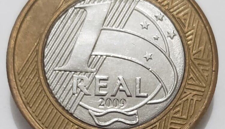 Conheça moeda de 1 real com defeito raro que pode valer muito dinheiro