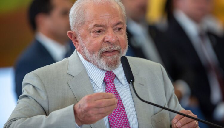 Presidente Lula veta desoneração da folha de pagamento de 17 setores e investidores repercutem decisão
