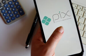 Pix pode ser usado para pagar impostos e multas NESTE local; Veja esse NOVO projeto