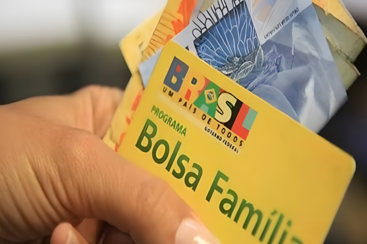 Parcela EXTRA do Bolsa Família de mais de R$ 4 mil em NOVEMBRO? Veja quem recebe