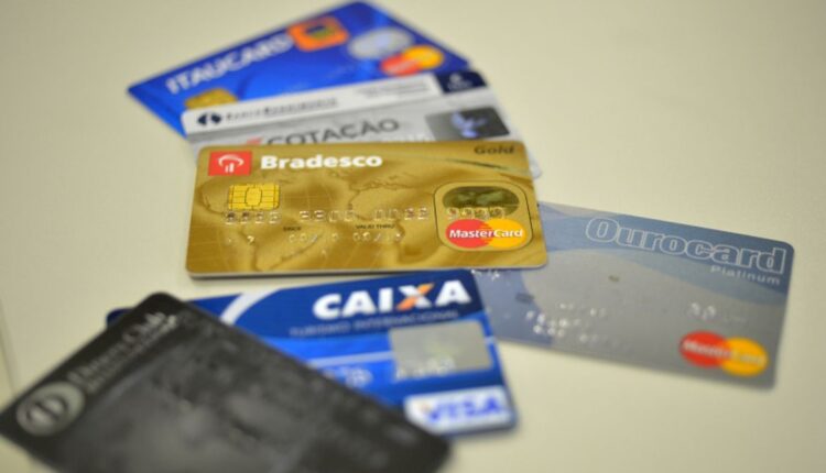 Quem é do Bolsa Família pode usar cartão de crédito?