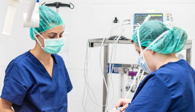 Técnico de Enfermagem: Concurso anuncia edital com vagas para NÍVEL MÉDIO