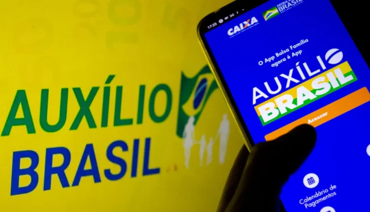 R$15 MIL do Auxílio Brasil: Quando acontecem os pagamentos? Veja se você tem direito