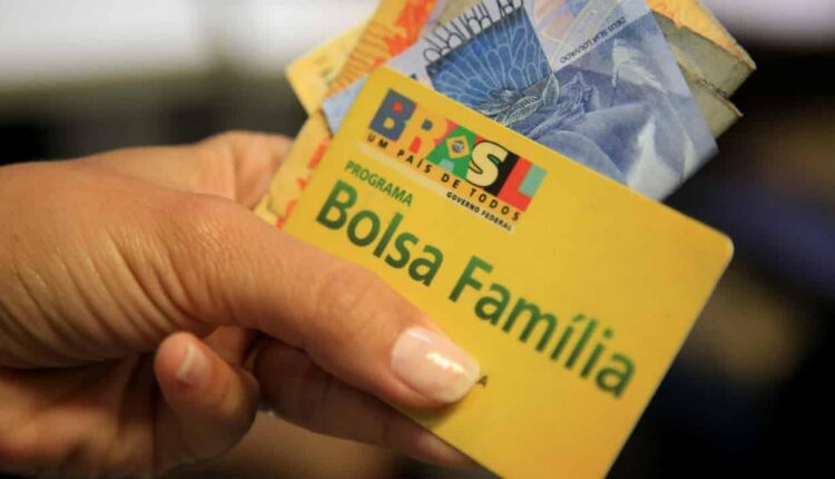 Bolsa Família: Mais de 2 milhões recebem valor reduzido em dezembro