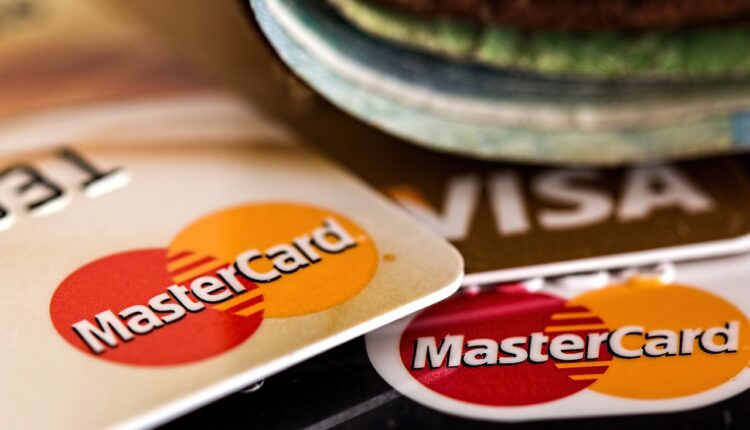 Receita Federal emite comunicado sobre uso do cartão de crédito para pagar multas; Confira agora