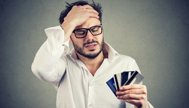 Dívidas com cartão de crédito? Veja dicas para negociar as taxas e juros