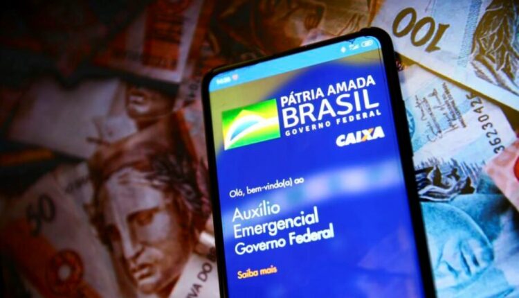 R$ 15 MIL do AUXÍLIO BRASIL: Data de Saque REVELADA HOJE (26/12)? Confira