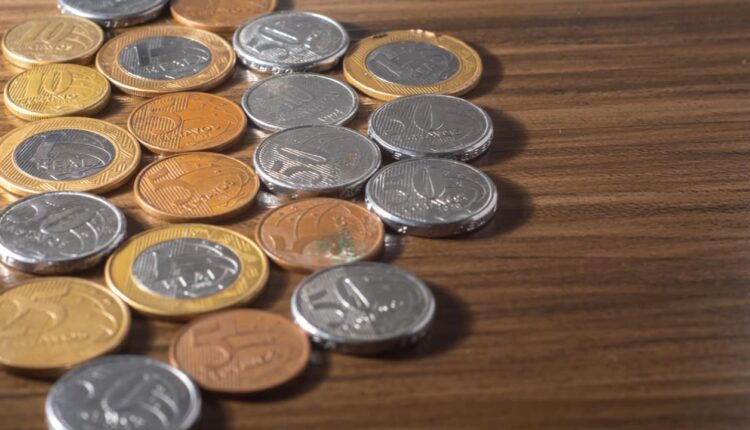 Valor de três moedas de 50 CENTAVOS com o mesmo erro SURPREENDE