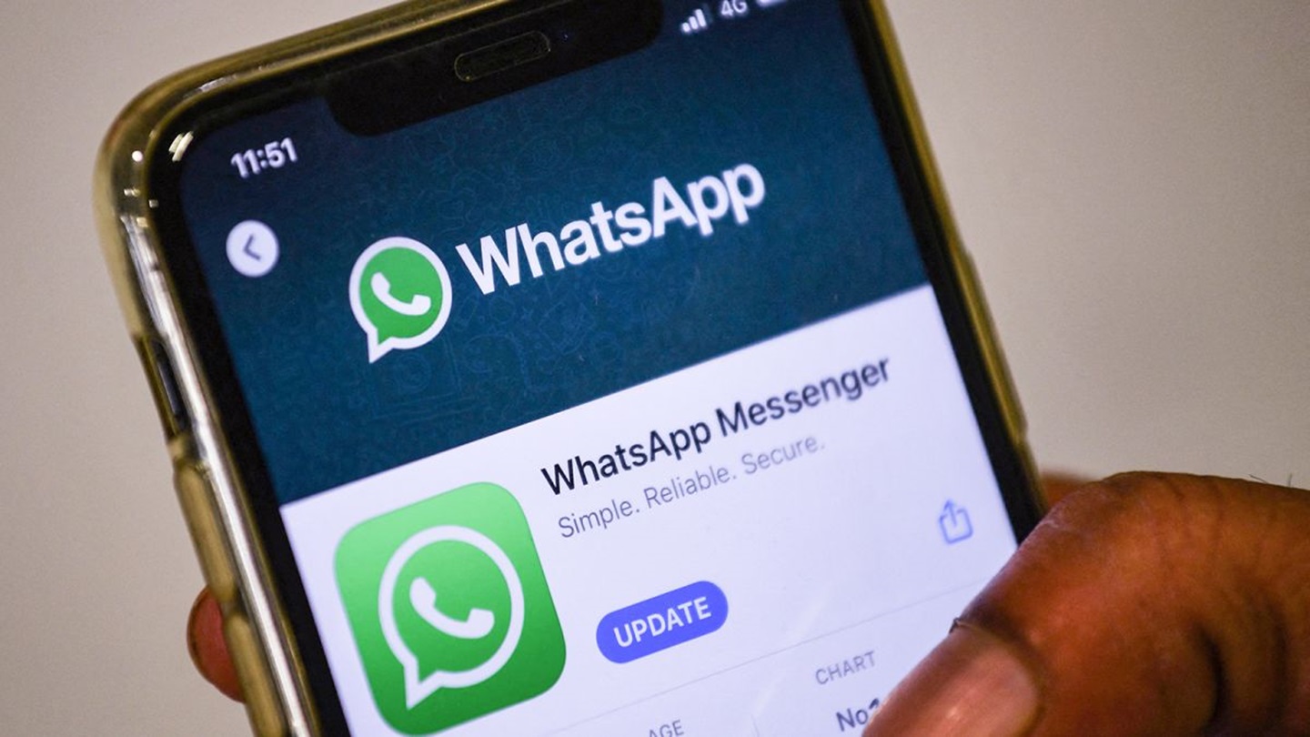 WhatsApp: Learn how to post status on a secondary mobile phone