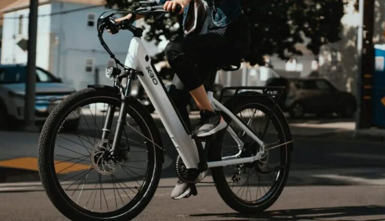 Bicicletas Elétricas precisam de CNH? Confira as Regras e Equipamentos Obrigatórios!