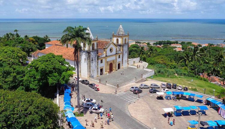 Concurso em Pernambuco abre vagas na área LEGISLATIVA com iniciais até R$ 6,1 mil