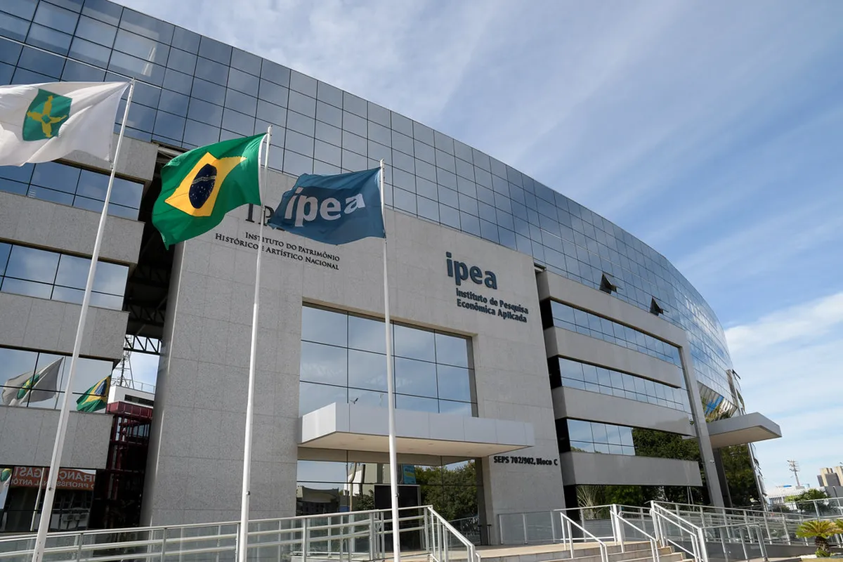 Concurso IPEA encerra HOJE o prazo de inscrições; vagas para TÉCNICOS com salários acima de R$ 20 MIL