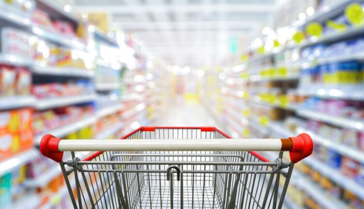 Famílias do país aumentam consumo em supermercados em 2023