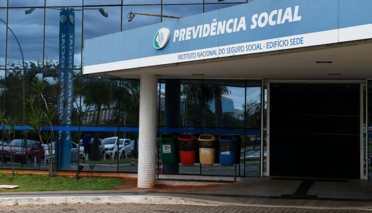 Falha no sistema do INSS: usuários em todo o Brasil enfrentam dificuldades